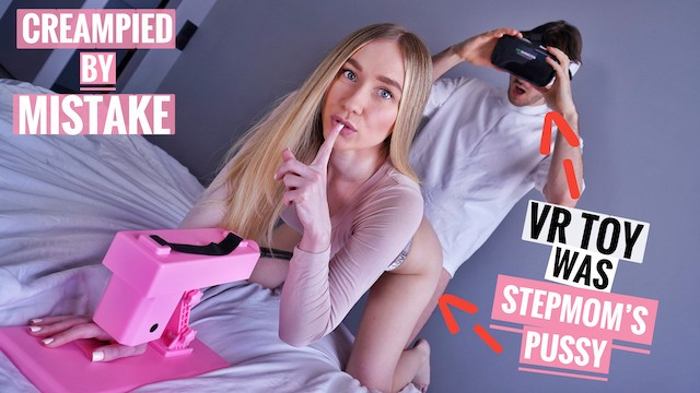 VR Gözlükleriyle Yapay Amcık Siken Üvey Oğluna Gerçek Bir Güzellik Tattırıyor